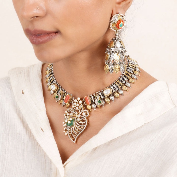 Sunlit Bloom Short Necklace Set