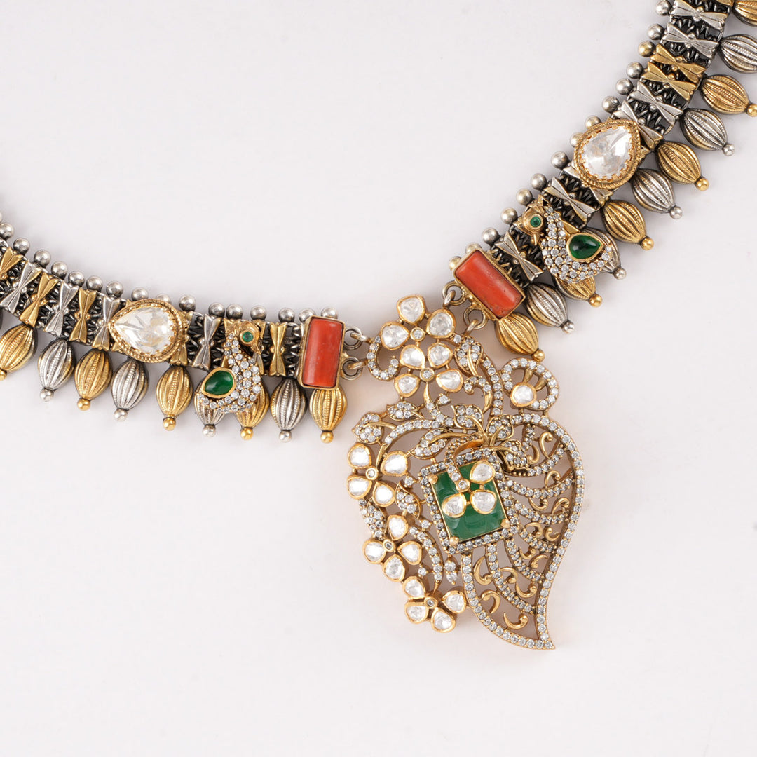 Sunlit Bloom Short Necklace Set