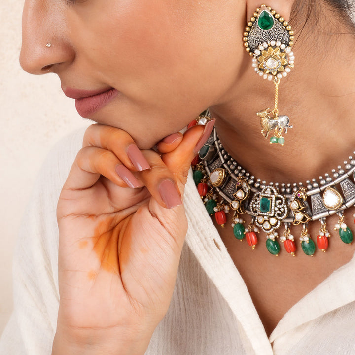 Stylish Look Short Necklace Set