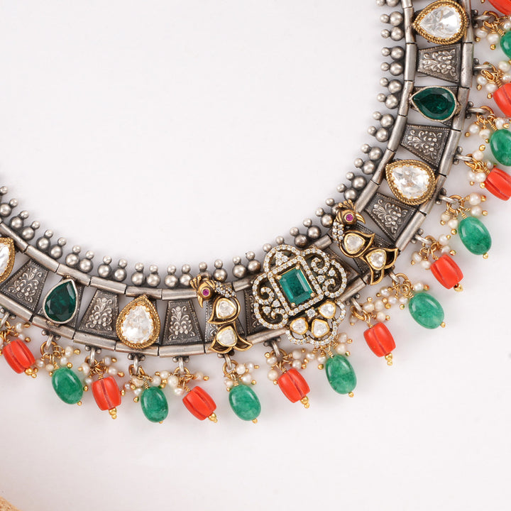 Stylish Look Short Necklace Set