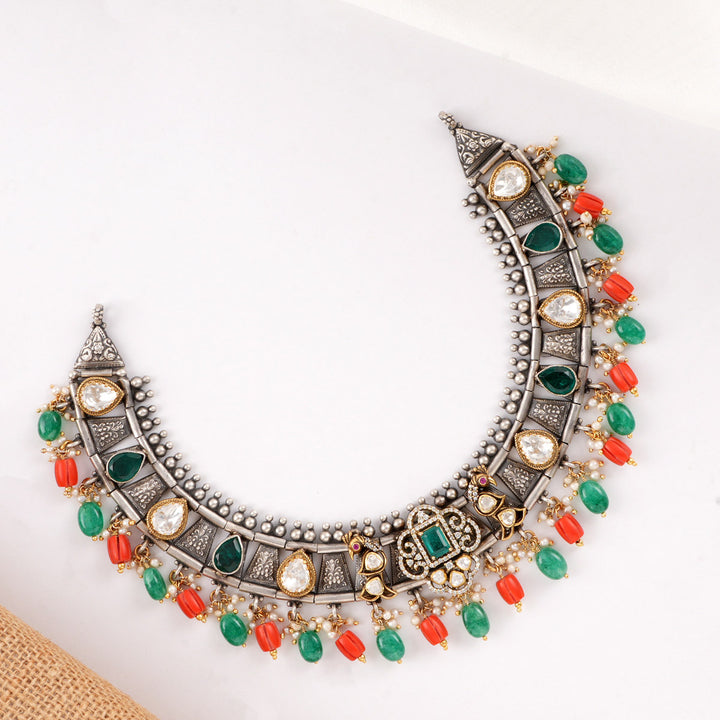 Stylish Look Short Necklace Set