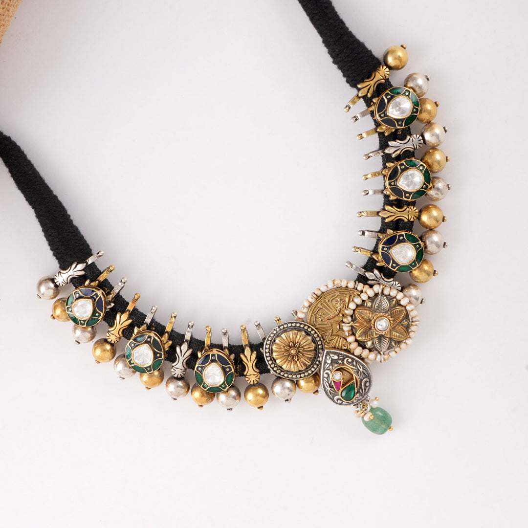 Chic and Trendy Short Necklace Set