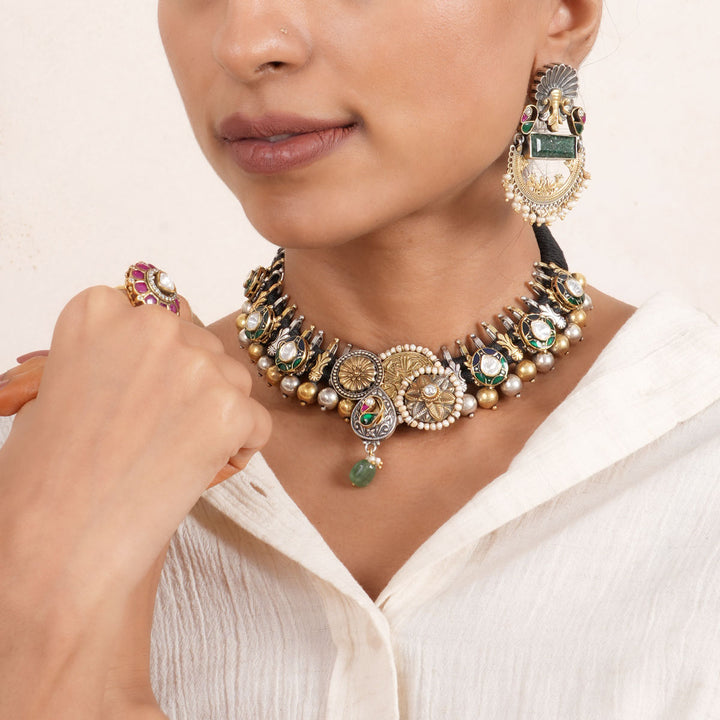 Chic and Trendy Short Necklace Set