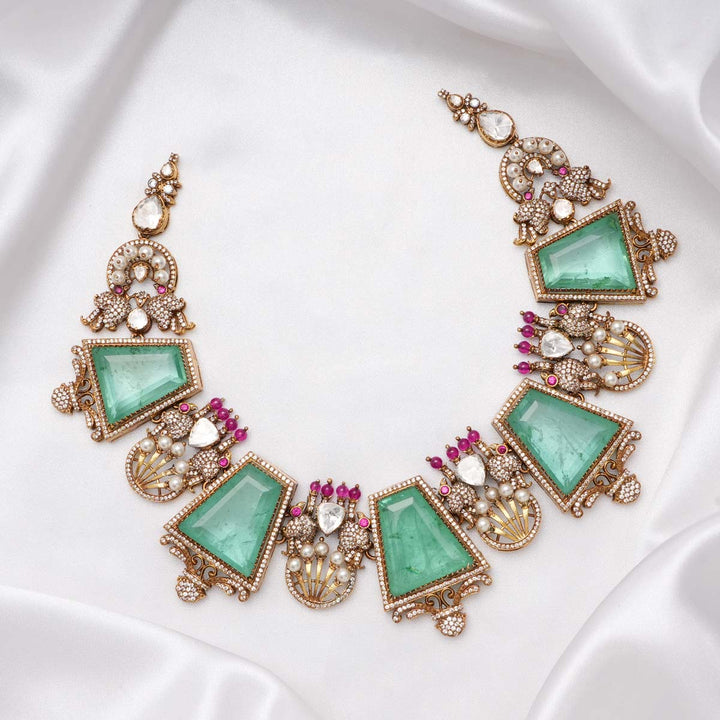 Yasira Short Necklace Set