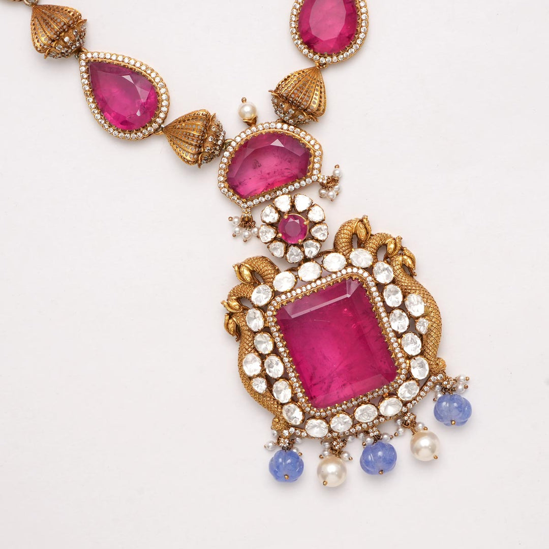 Queen Look Long Necklace Set