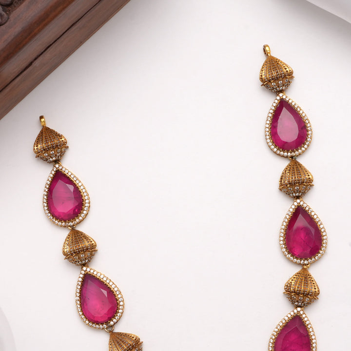 Queen Look Long Necklace Set