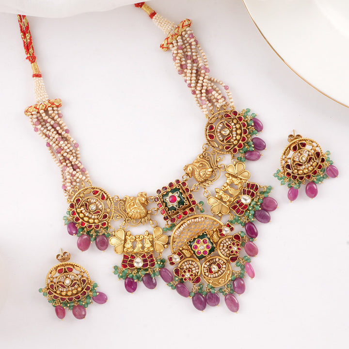 Tapestry Tales Short Necklace Set