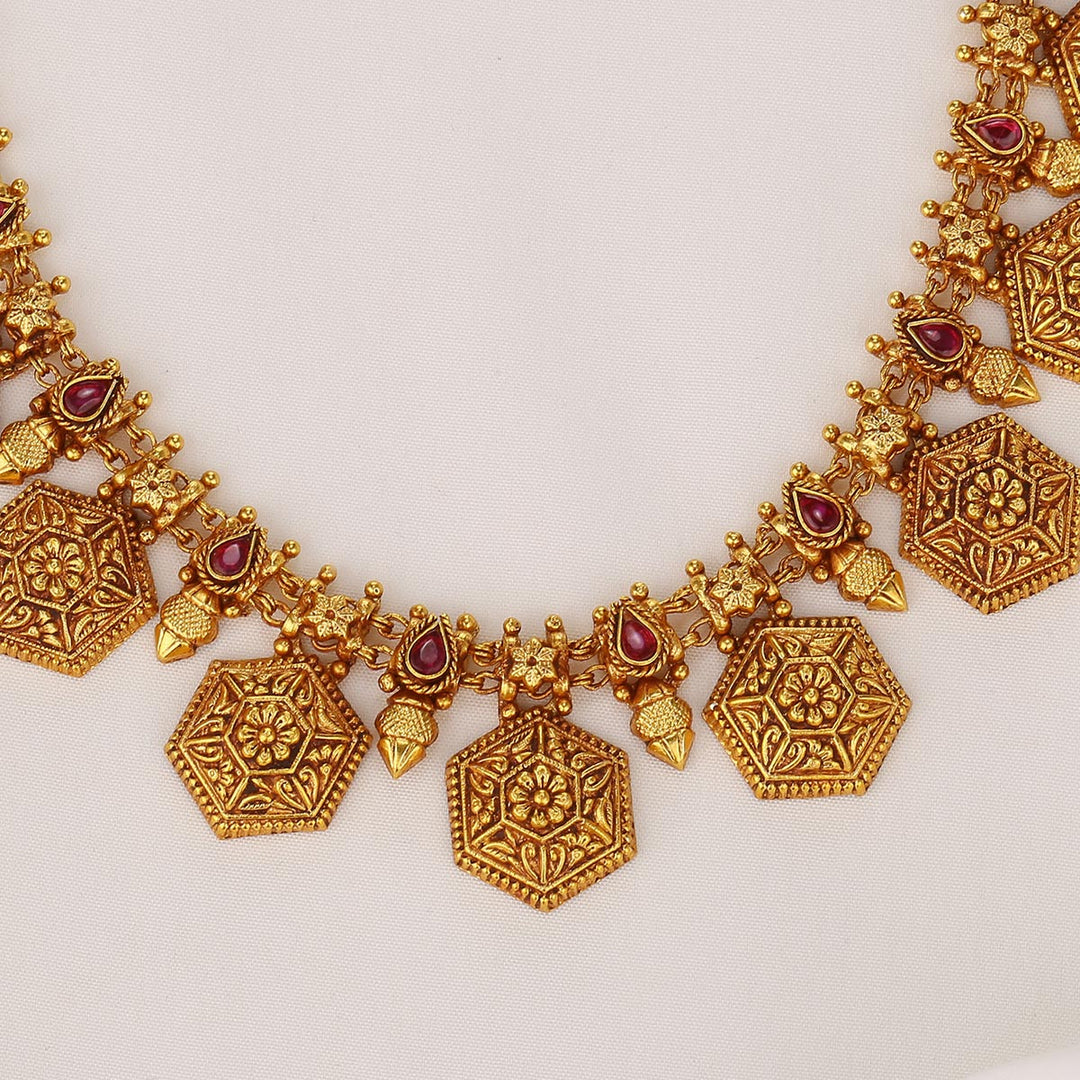 Yashi Nagas Short Necklace