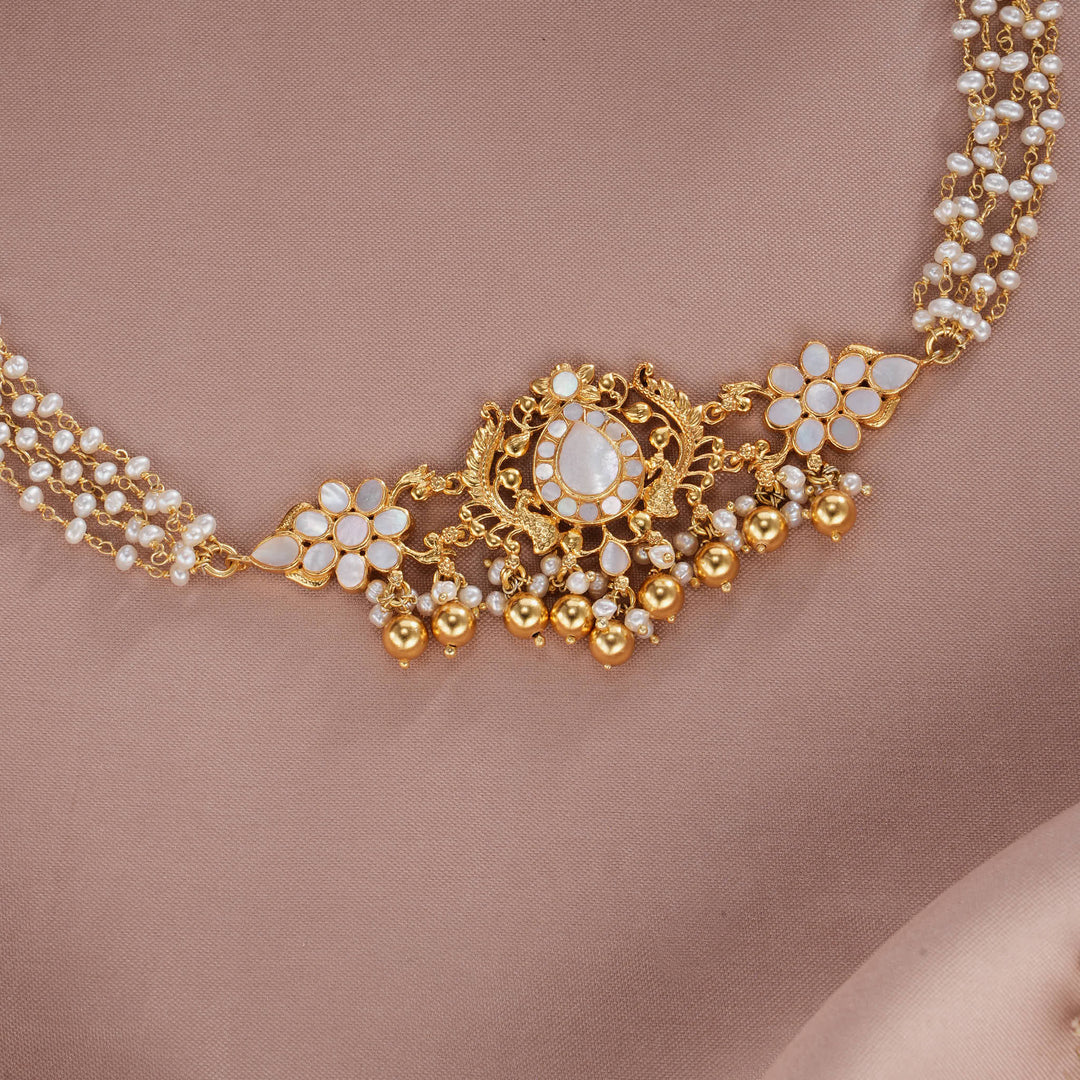 Sithvikha Kundan Short Necklace Set
