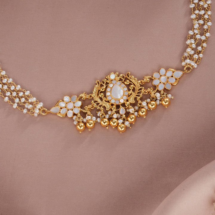 Sithvikha Kundan Short Necklace Set