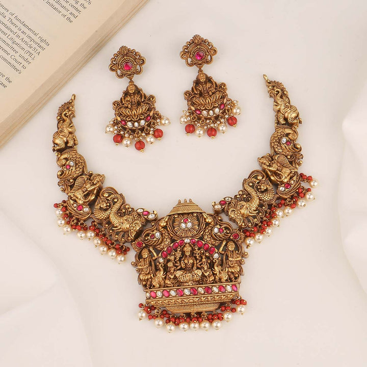 Beautiest Short Necklace Set