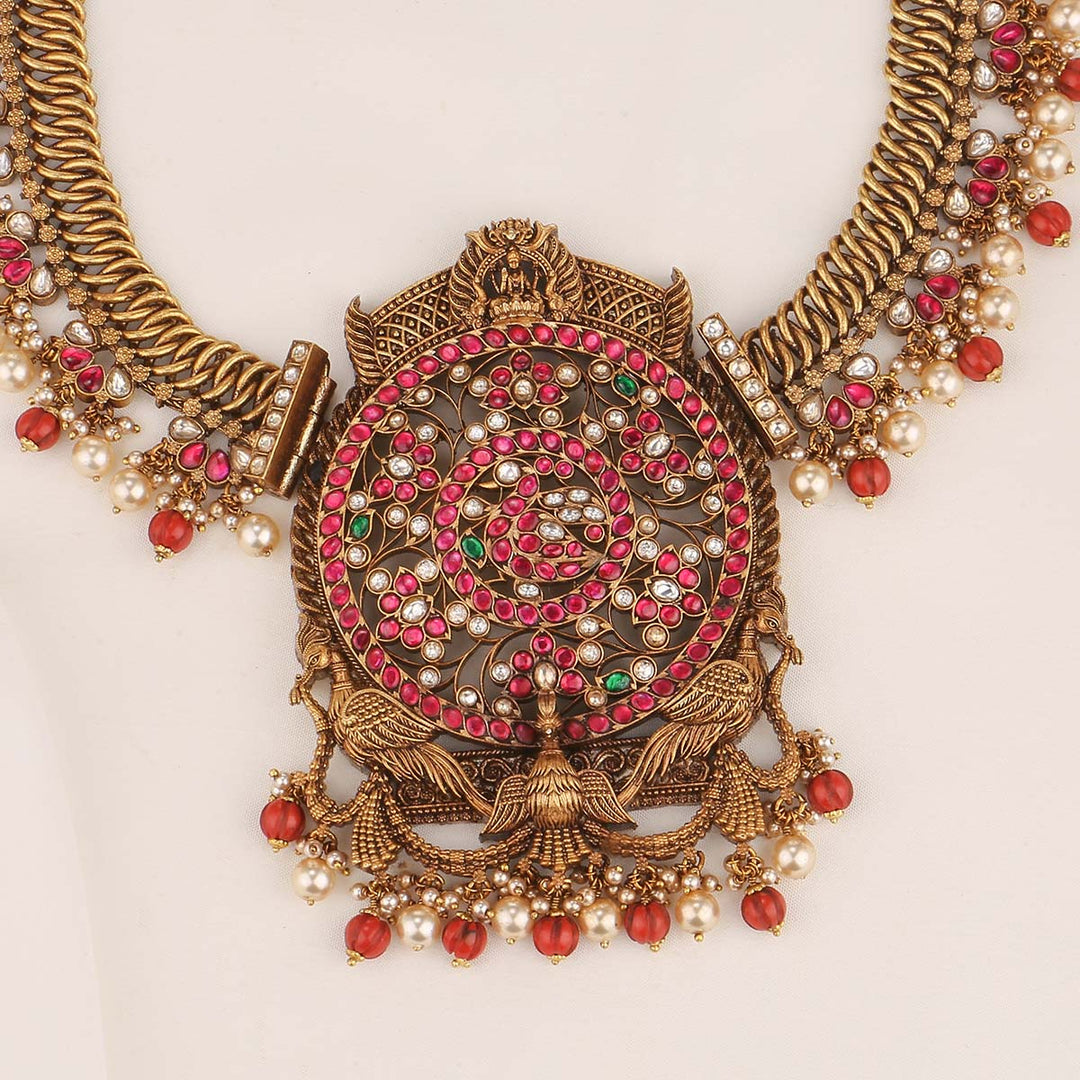 Unique Designed Short Necklace Set