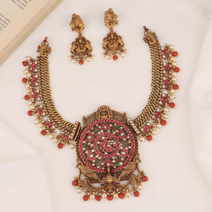 Unique Designed Short Necklace Set