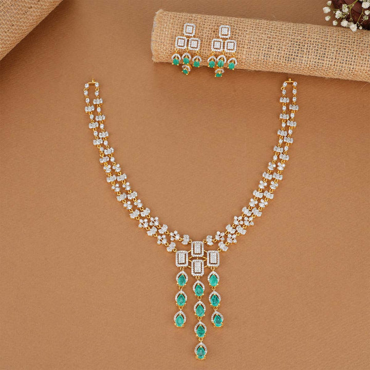 Glittering Avikam Necklace Set