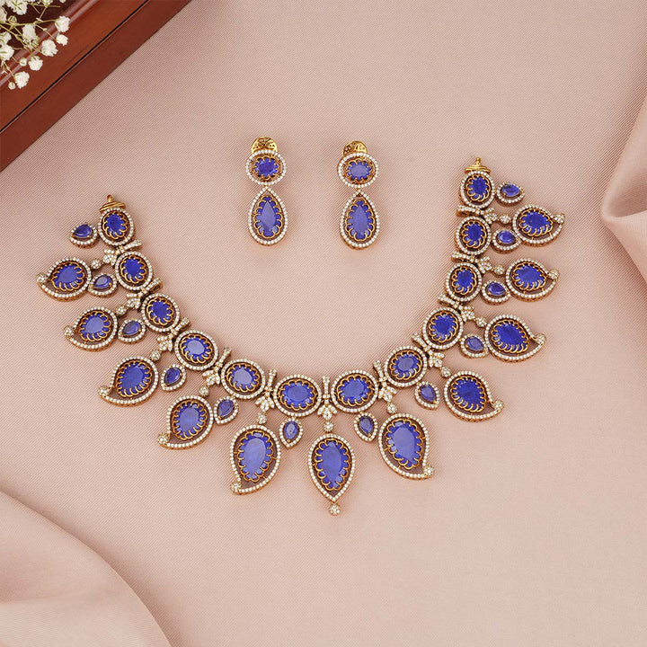 Ziyan Victorian Short Necklace Set