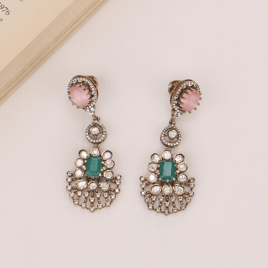 Gorgeous Queen Victorian Short Necklace Set