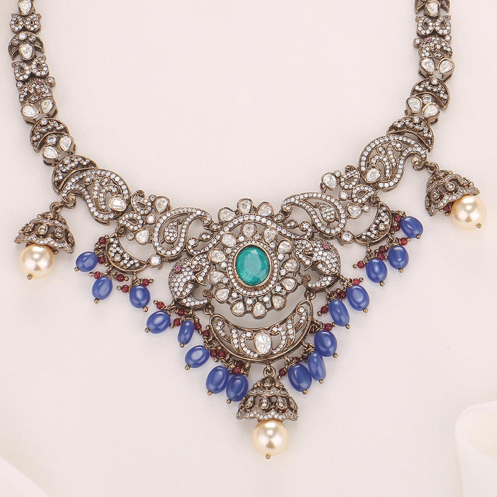 Nainikha Victorian Short Necklace Set