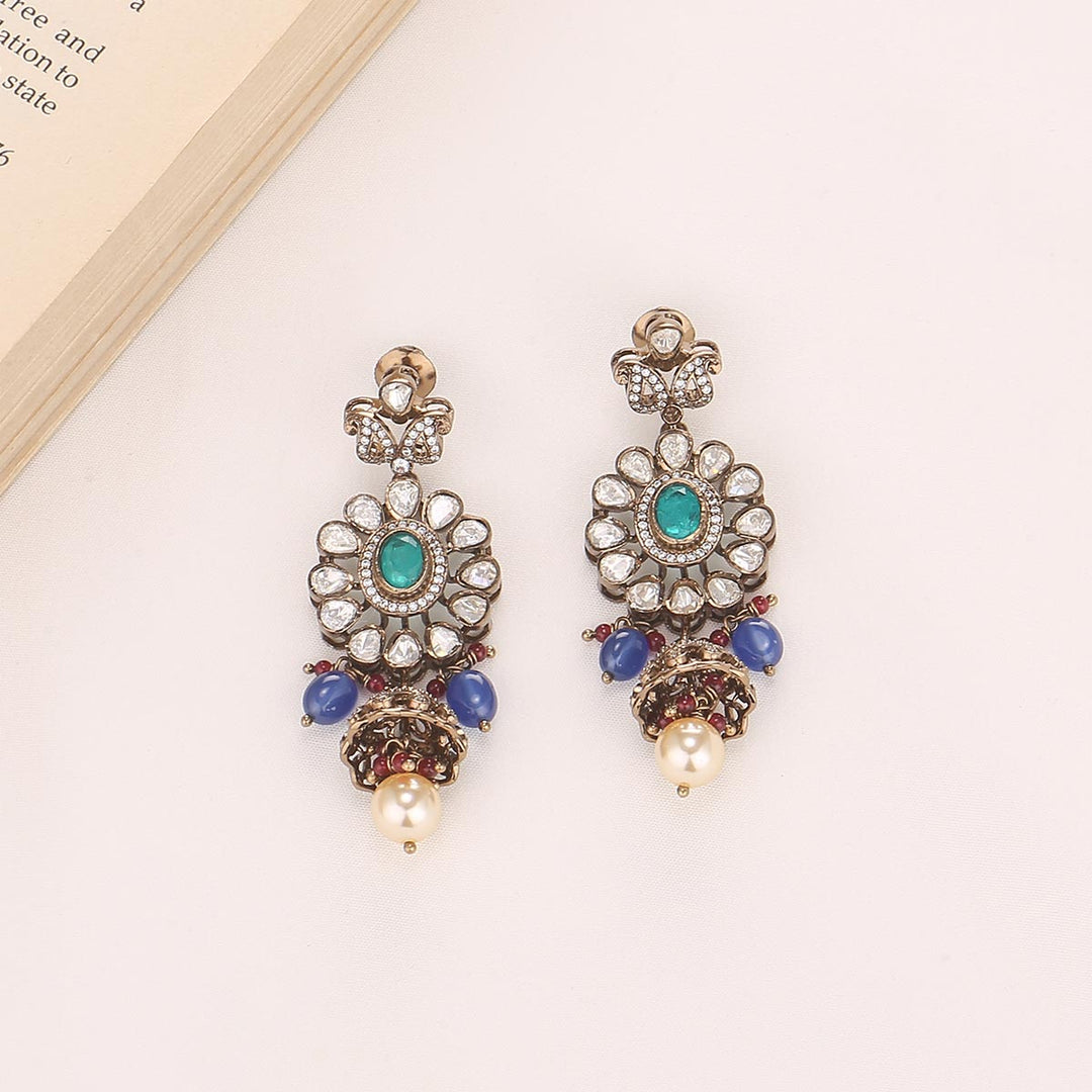 Nainikha Victorian Short Necklace Set