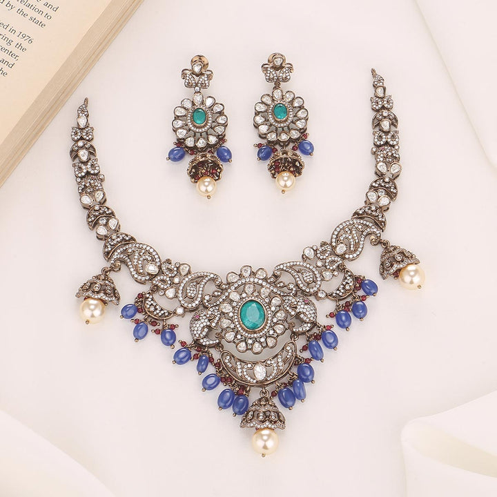 Nainikha Victorian Short Necklace Set