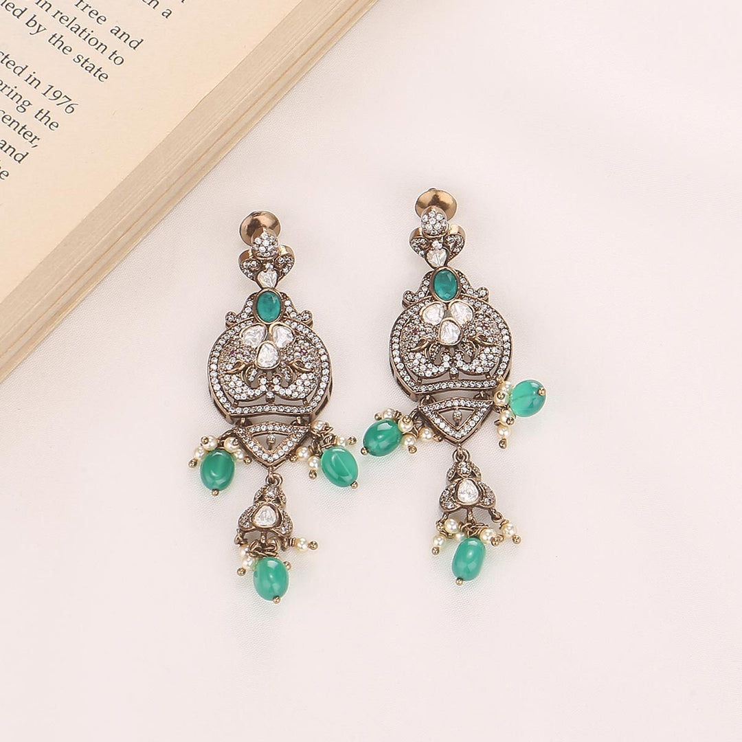 Gleaming Victorian Short Necklace Set