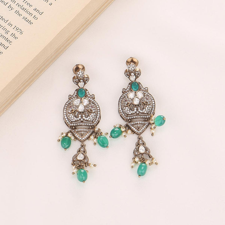 Gleaming Victorian Short Necklace Set