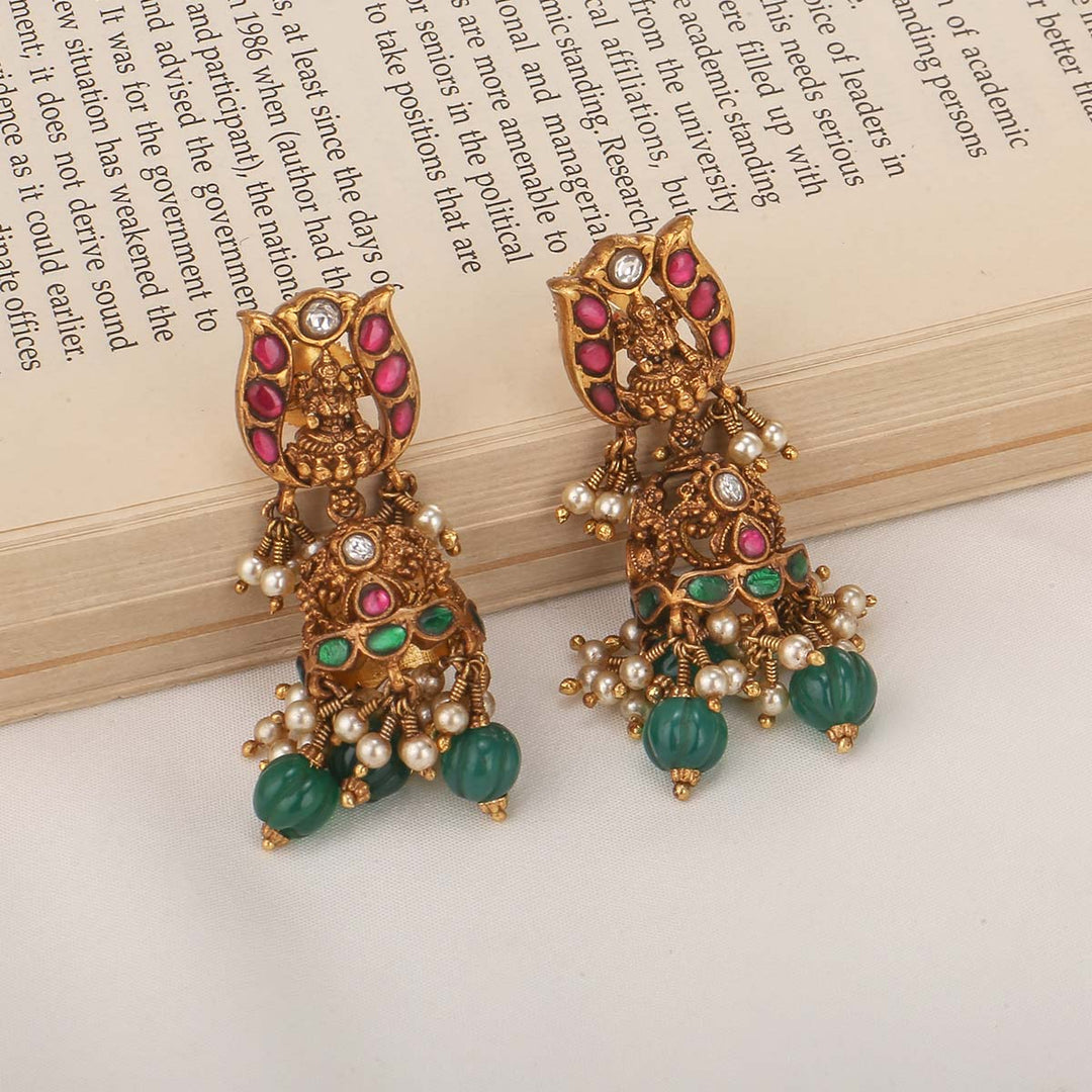 Sushnima Short Necklace Set