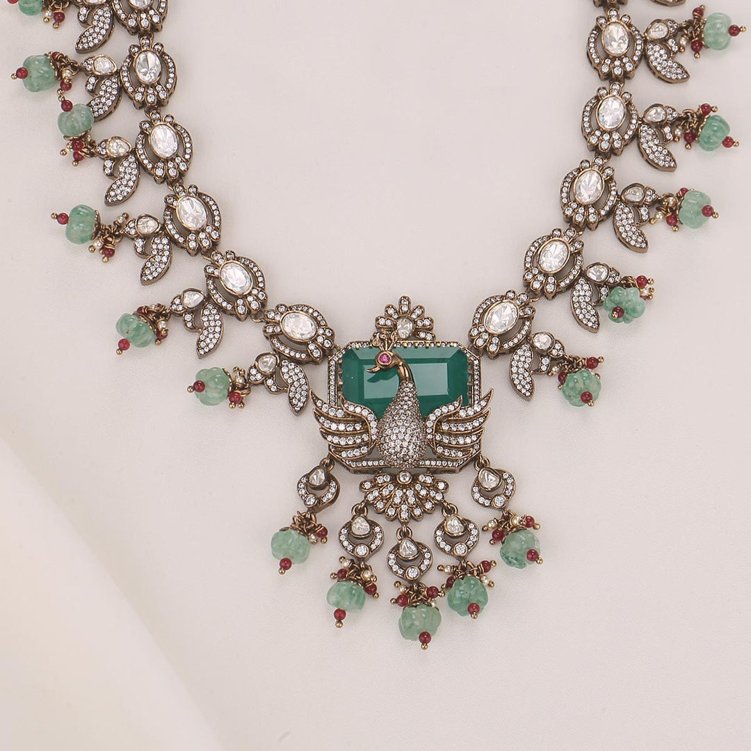 Bravya Victorian Short Necklace Set