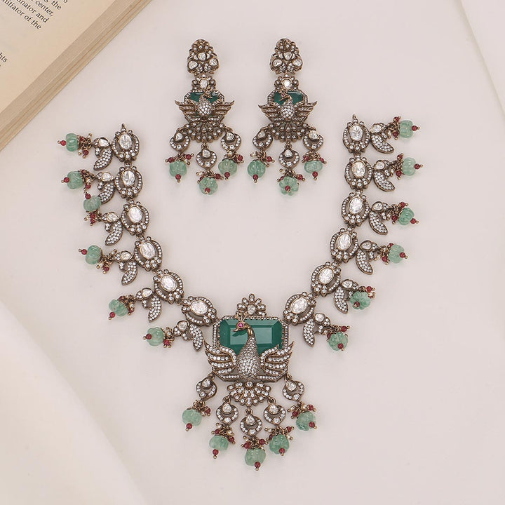 Bravya Victorian Short Necklace Set