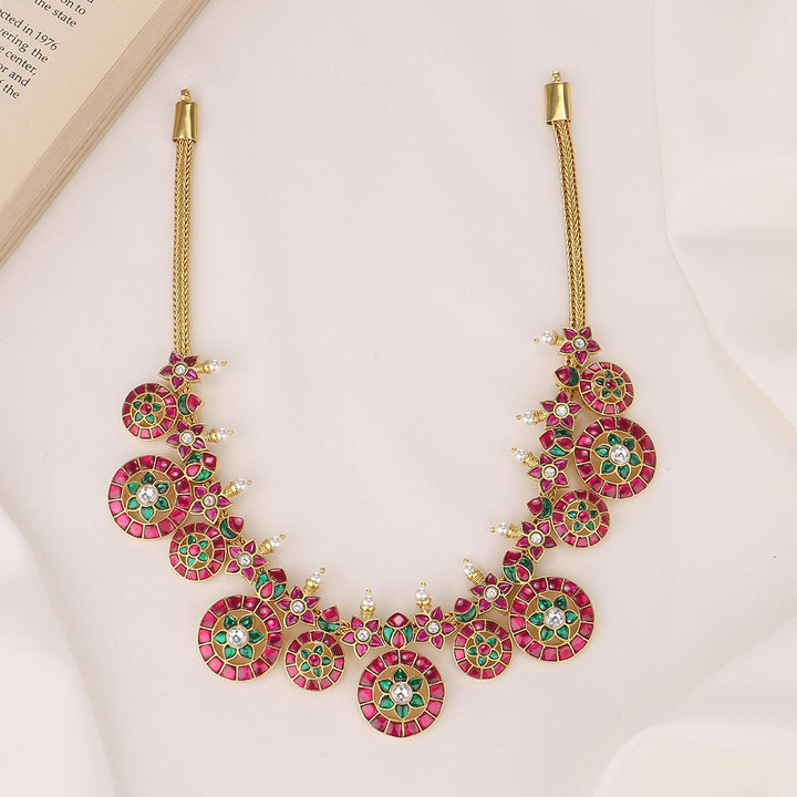 Amazing Kundan Short Necklace