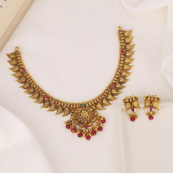 Anvitha Nagas Short Necklace Set