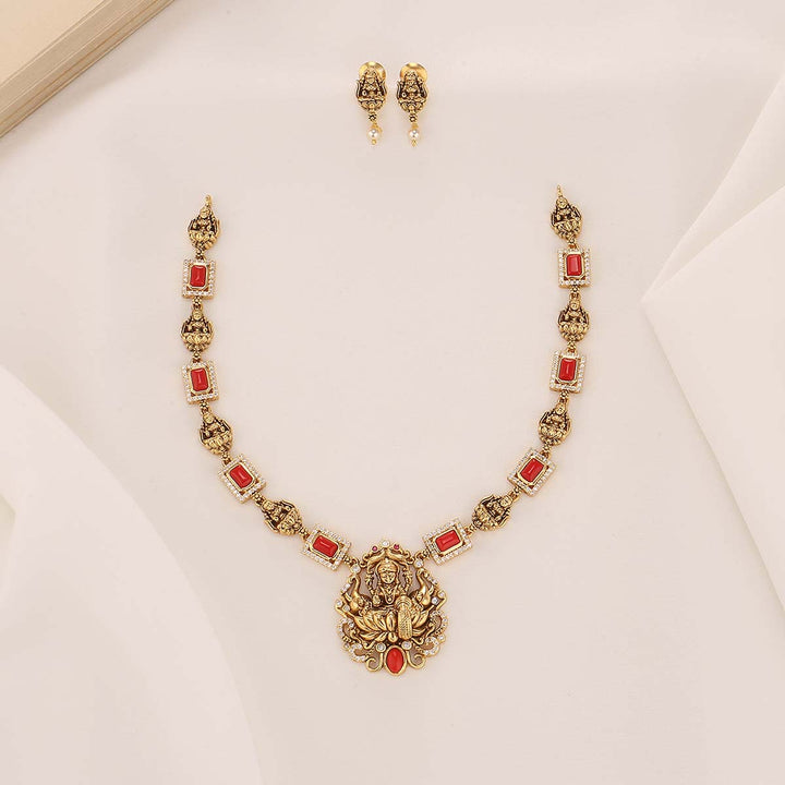 Dainty Nagas Short Necklace Set