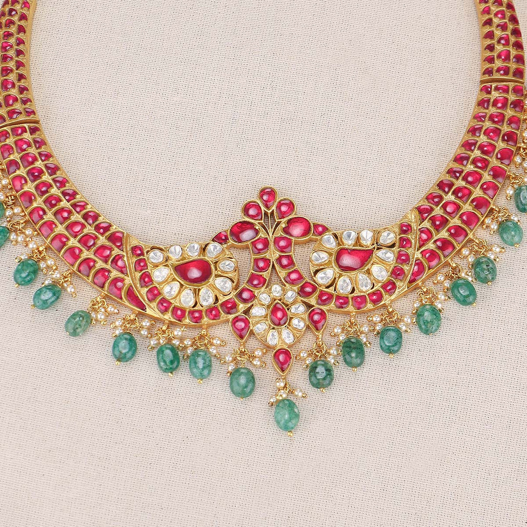 Shimmering Dainty Kundan Short Necklace
