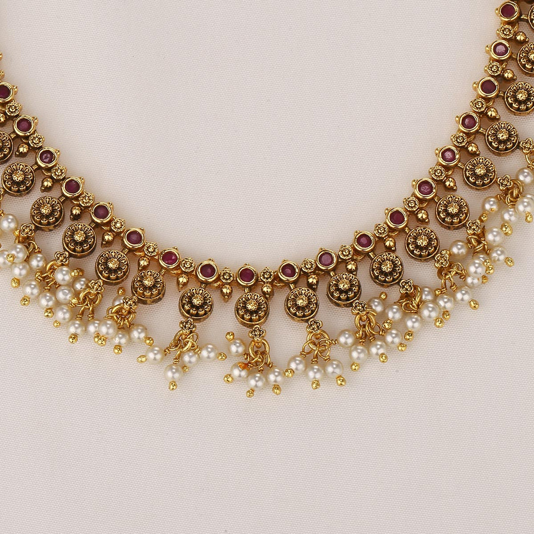 Thanira Short Necklace Set