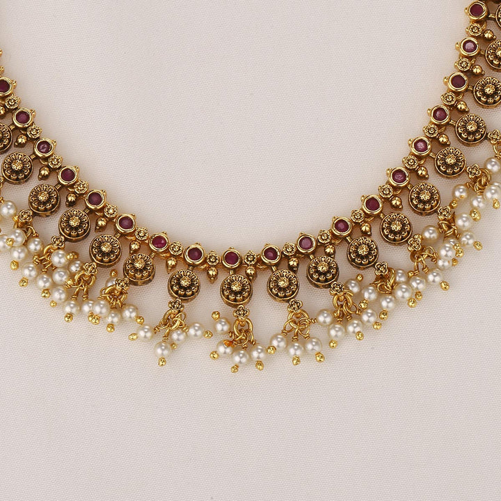 Thanira Short Necklace Set