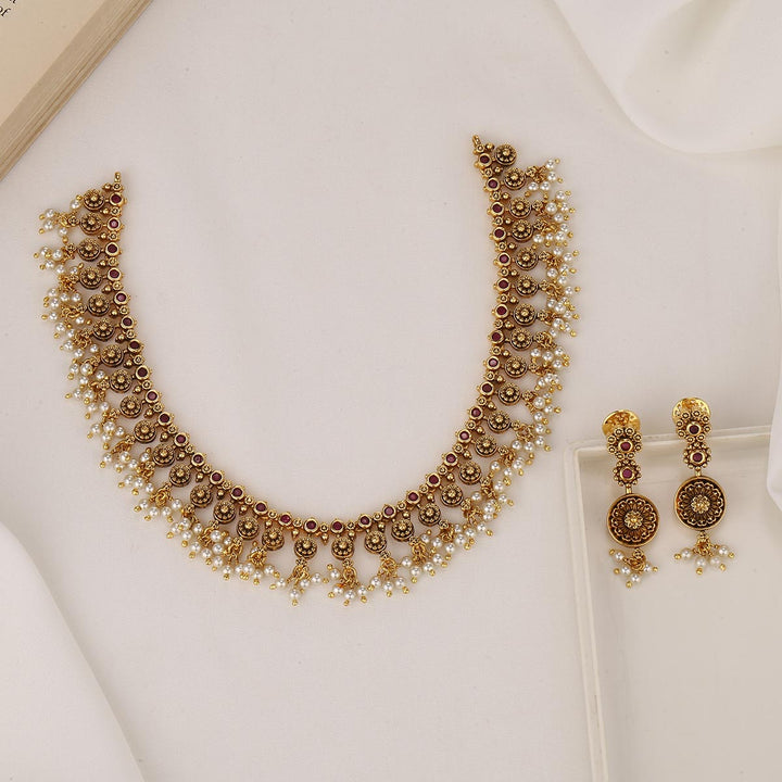 Thanira Short Necklace Set