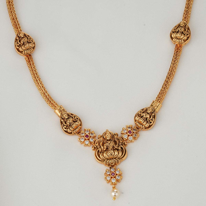 Janavi Nagas Short Necklace Set