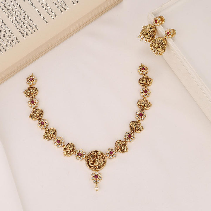 Glowing Short Necklace Set