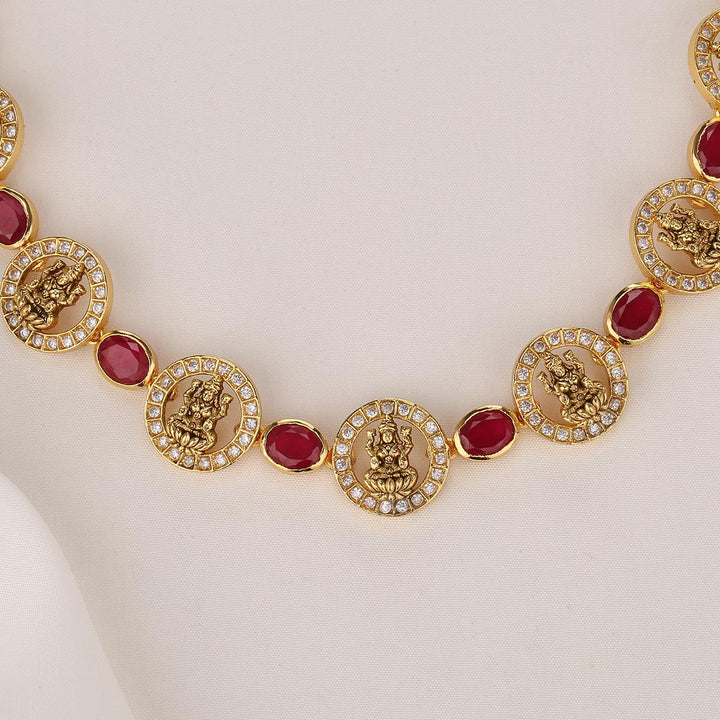 Iraaya Short Necklace Set