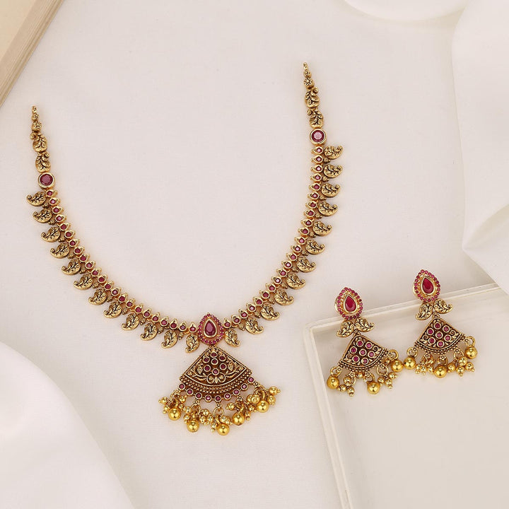 Grandeur Nagas Short Necklace Set