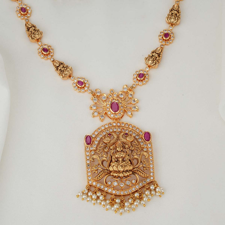 Rithvikaa Nagas Short Necklace Set