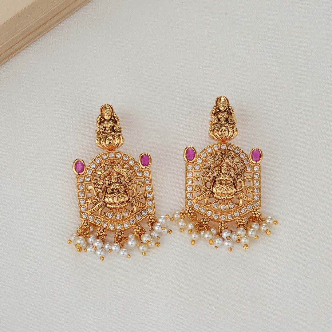 Rithvikaa Nagas Short Necklace Set