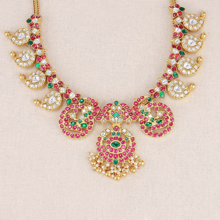 Chic and Trendy Kundan Short Necklace