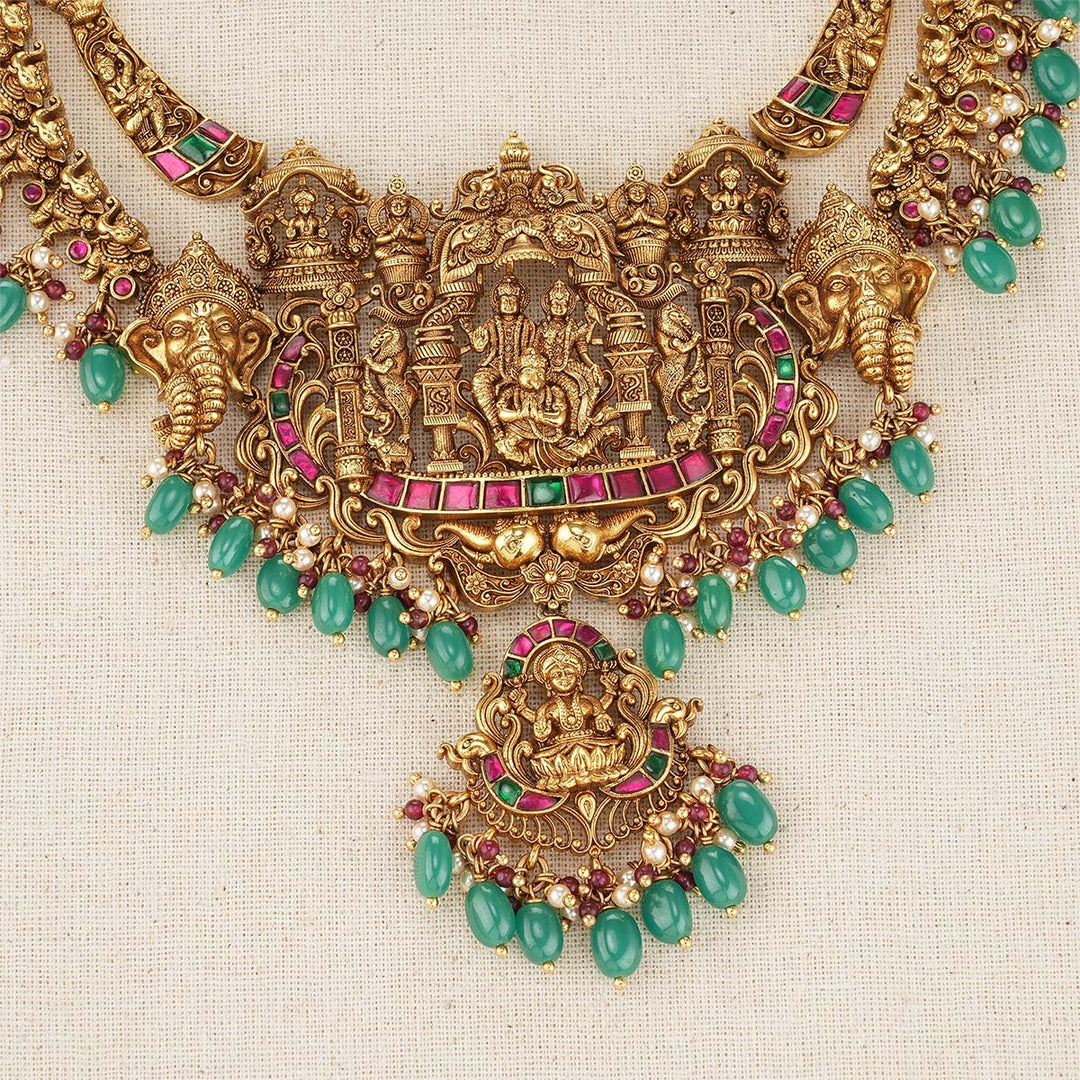 Grandeur Look Nagas Short Necklace