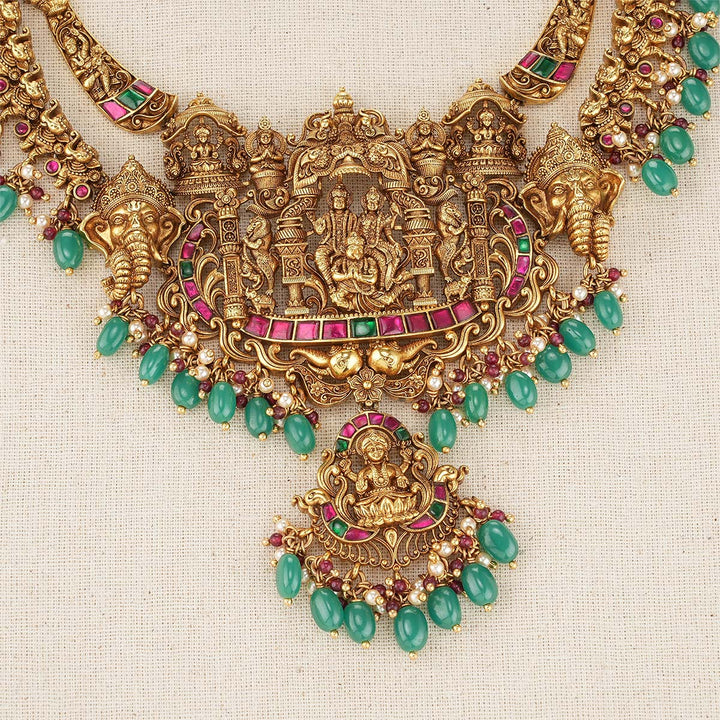 Grandeur Look Nagas Short Necklace