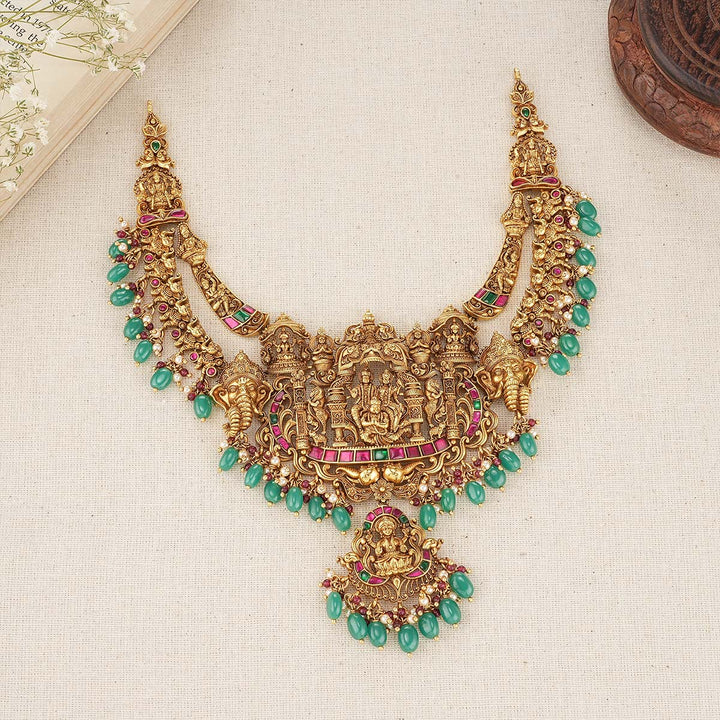 Grandeur Look Nagas Short Necklace