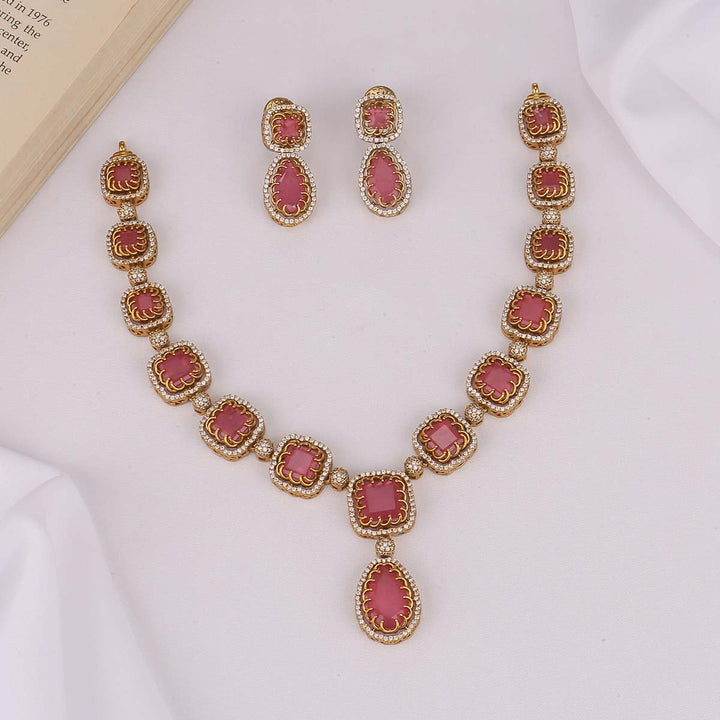 Hasina Victorian Short Necklace Set