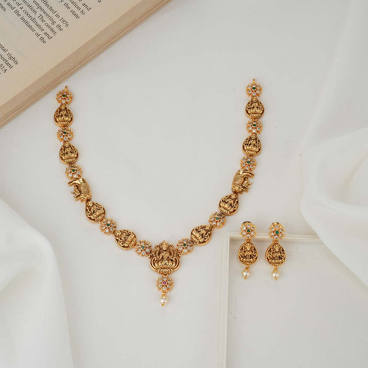 Vennila Nagas Short Necklace Set