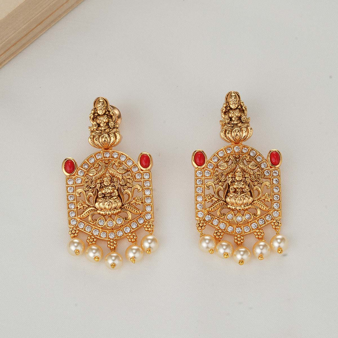 Yugitha Nagas Short Necklace Set