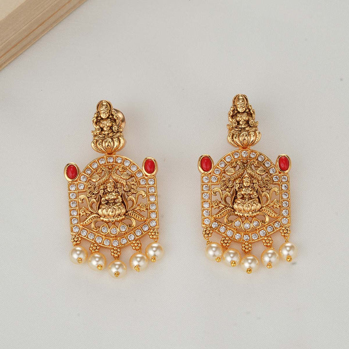 Yugitha Nagas Short Necklace Set