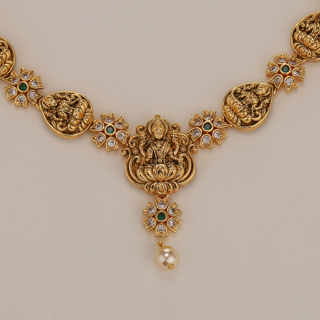 Jahvika Nagas Short Necklace Set